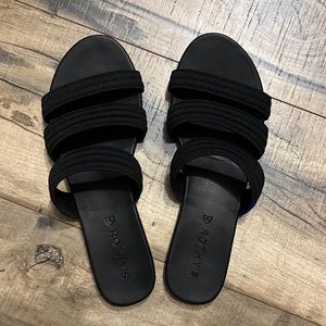 Black Rothy's slide sandals in EUC.